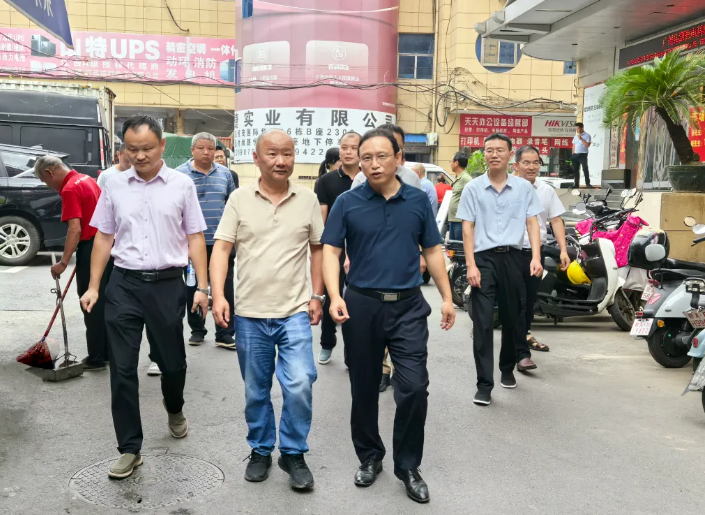 劉志堅實地督導“愛我英雄城 見我文明行”三年專項行動推進情況