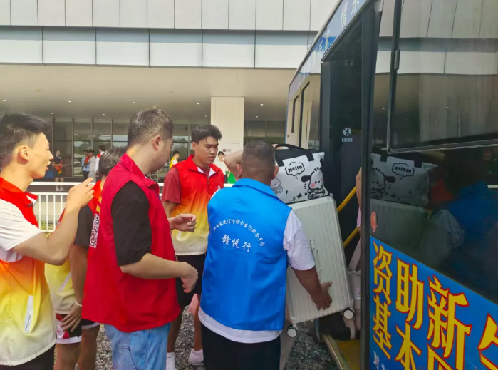 景德鎮(zhèn)長運：校園直通車一站式服務護航學子開學