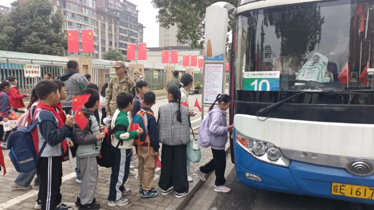 馬鞍山長客：含山長運護航學子秋日研學